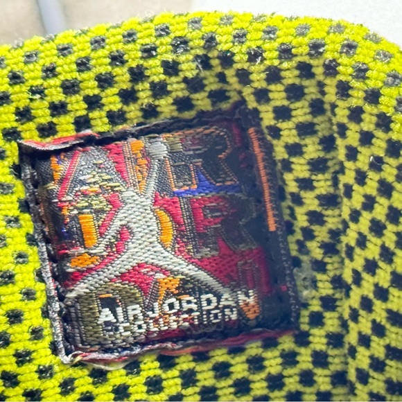 The Jordan 10 Retro Venom Green - Picture 11 of 13